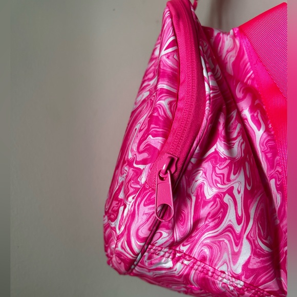 PINK/ Victoria secrets gym bag - Picture 6 of 6